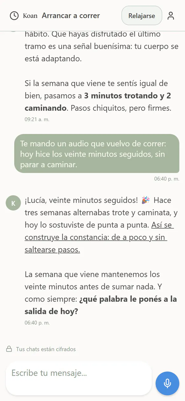 Koan en un teléfono, con datos de ejemplo: el mensaje de voz de la usuaria, pasado a texto, y la respuesta de Koan